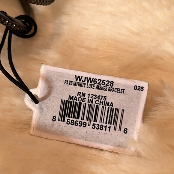 NWT Juicy Couture Pave Infinity Luxe Wishes Crossover Bracelet in Jet - Picture 5 of 6